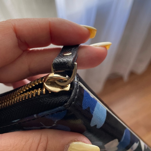 Kate Prade wallet - Picture 5 of 13